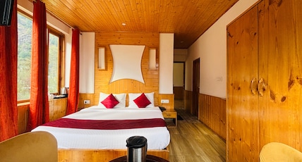 Sky One Ski Room Type - Super Deluxe Room ( In Case of snow the Vehicle be Parked Road Side) Sky One Ski Room Type - Super Deluxe Room ( In Case of snow the Vehicle be Parked Road Side)