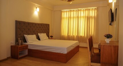 Hotel Dimbir Regency Room Type - Deluxe Double Room