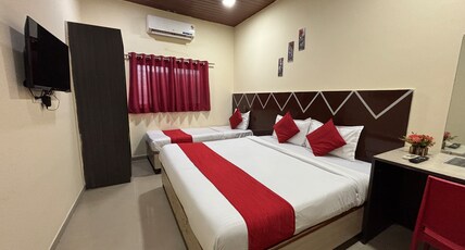 Kailash Park Hotel Room Type - Deluxe Triple Room