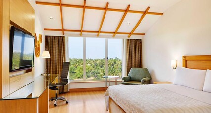Le Meridien Kochi Room Type - Deluxe King Backwater or Garden View