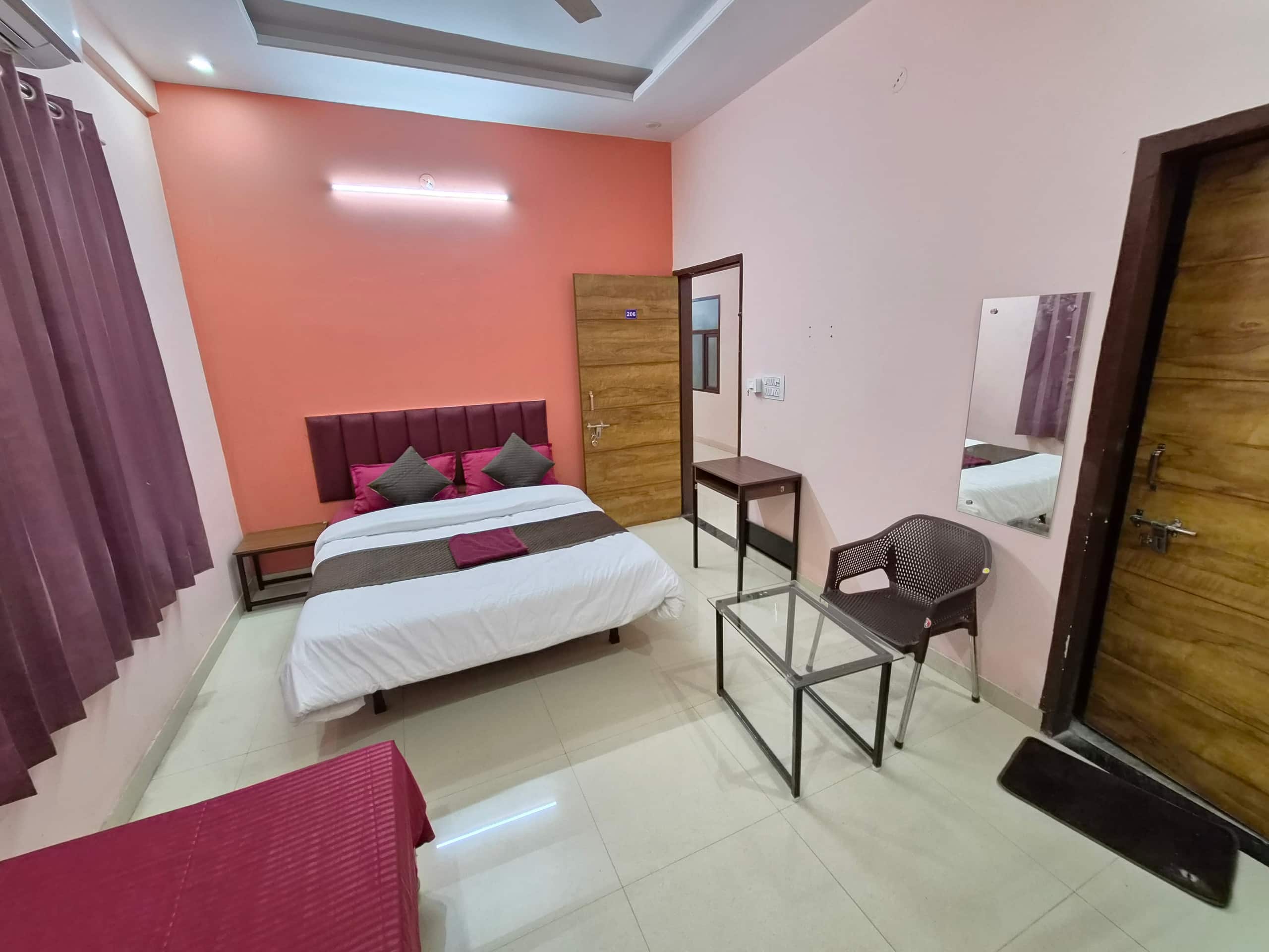 Delight Hotel 206 Stay Airport Budget rooms - Tap to explore photos