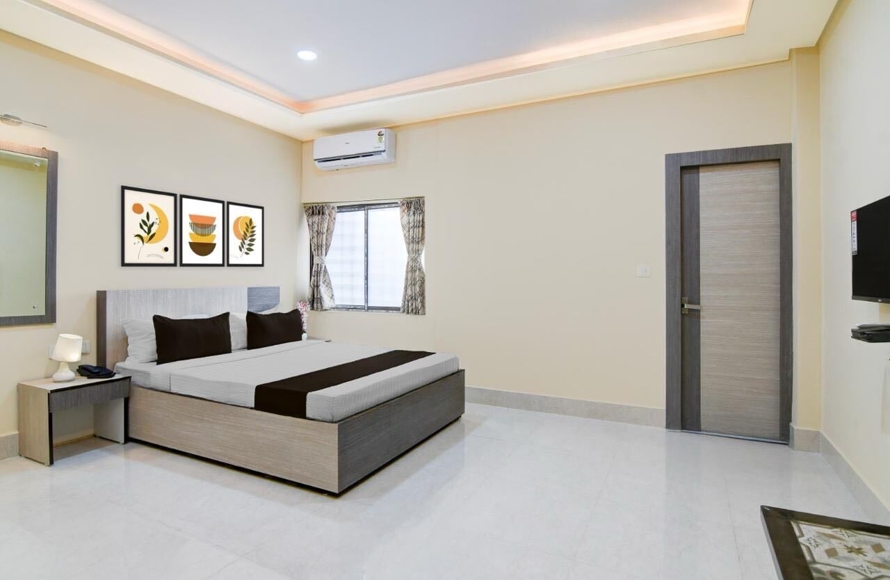 Townhouse Oak Howrah Junction Kolkata - Tap to explore photos