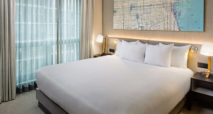 Hilton Chicago/Magnificent Mile Suites Room Type - 1 KING BED 1 BEDROOM SUITE