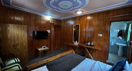 Grand Gurez Room Type - DELUXE Room