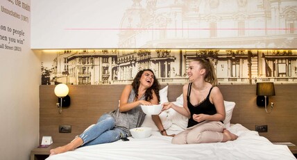 Mercure Bucharest City Center Room Type - Privilege Suite with 1 double bed and sofa