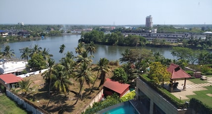 Crowne Plaza Kochi Room Type - Standard Twin Room with Backwater View Non-Smoking Crowne Plaza Kochi Room Type - Standard Twin Room with Backwater View Non-Smoking