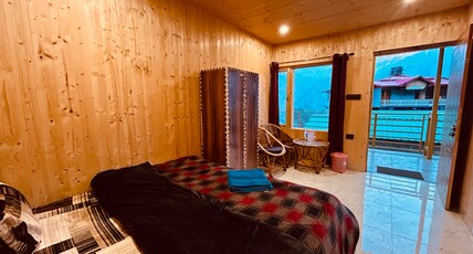 Snow Mount Hotel Auli Room Type - Mountain View Pinewood Cottage