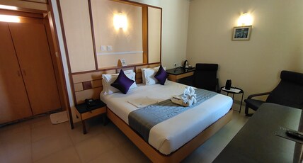 HOTEL AISHWARYAA Room Type - Junior Luxury Suite