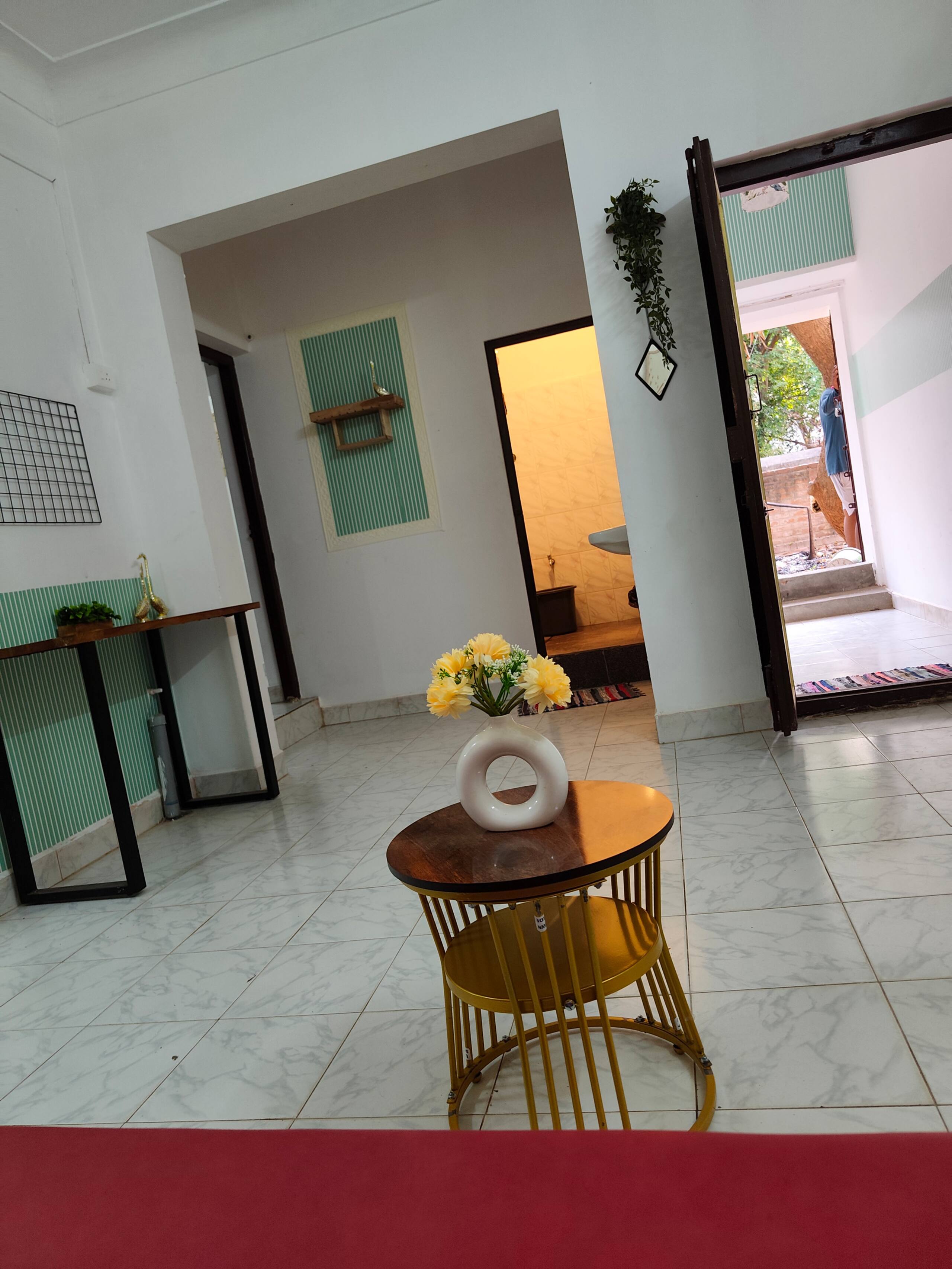 Calm 2 BHK GF with Garden Access in main town - Tap to explore photos