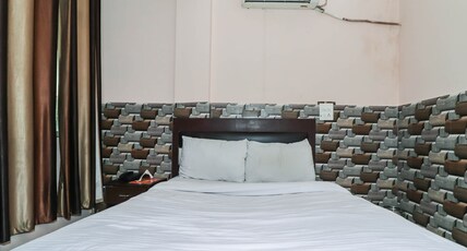 Hotel Him Sagar Palace Room Type - Deluxe AC Room