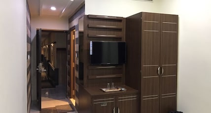 Hotel Shreya Room Type - Deluxe AC Room