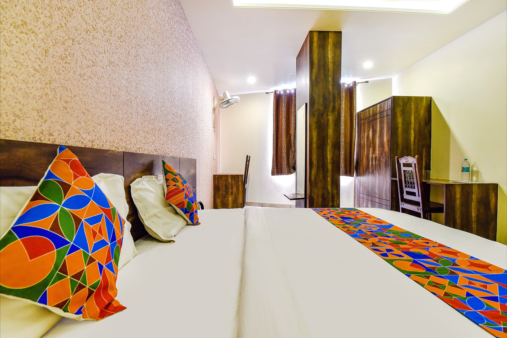 FabHotel Padmawati Palace - Near Elements Mall - Tap to explore photos