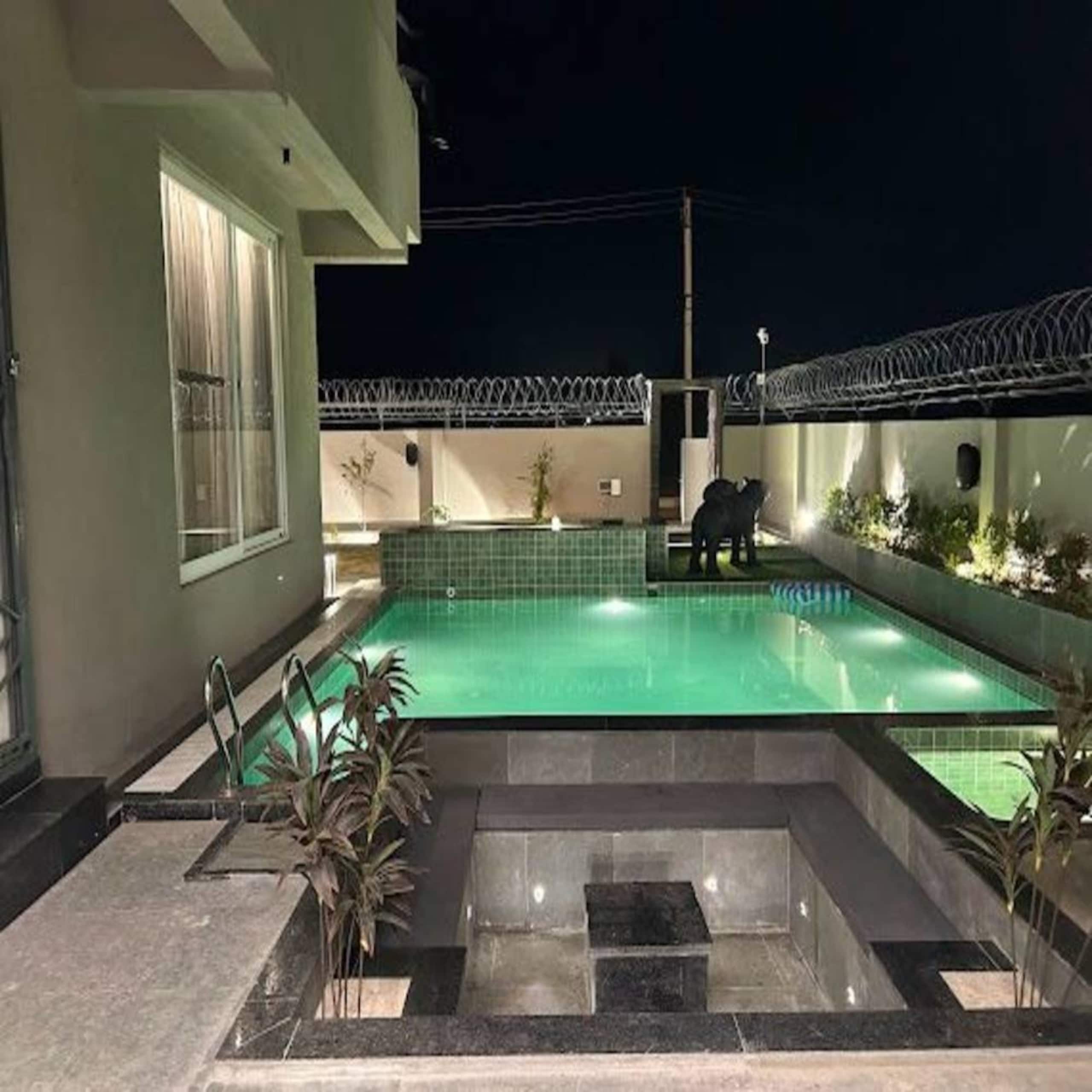 Agarwals Luxury Farmhouse & Retreat - Tap to explore photos