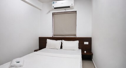 Shree Kamal Guest House Room Type - AC Deluxe Room