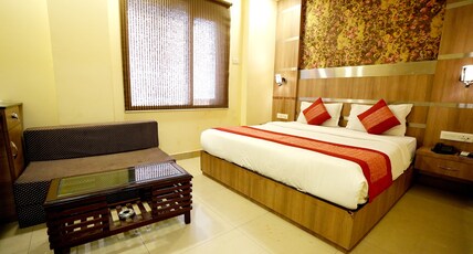 Hotel  Silver Stone Room Type - Deluxe Room