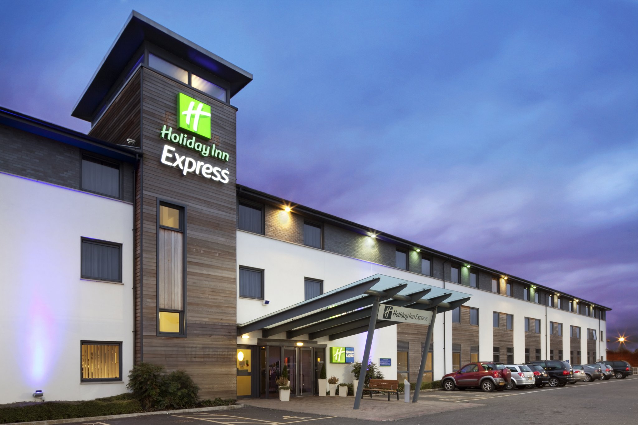Holiday Inn Express Cambridge - Tap to explore photos