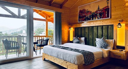 The Walnut Homes - Luxury Pine Cottages Room Type - Blue Magpie Room with Private Balcony