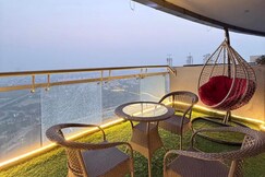 Urban Retreat SuperNova