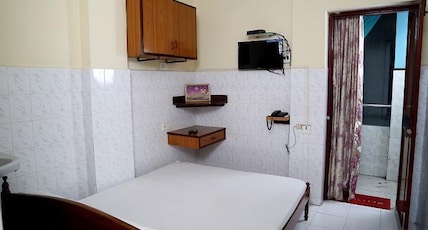 Thangam Balaji Guest House(1KM From US Consulate) Room Type - Double Non Ac Room Thangam Balaji Guest House(1KM From US Consulate) Room Type - Double Non Ac Room