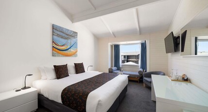 Mercure Kangaroo Island Lodge Room Type - Superior Room 1 Queen Bed Pool View