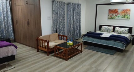 Luna homestay Room Type - Presidential suite/Twin King Size Bed.( Pvt Bathtub  facility)