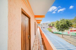 Hotel O queen hotel & restaurant