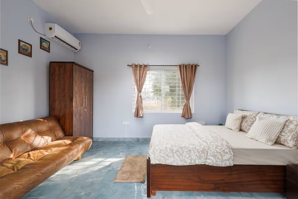 Lakeside Paradise by StayJade | 3 Cottages With Pool | 1hr E-City - Tap to explore photos