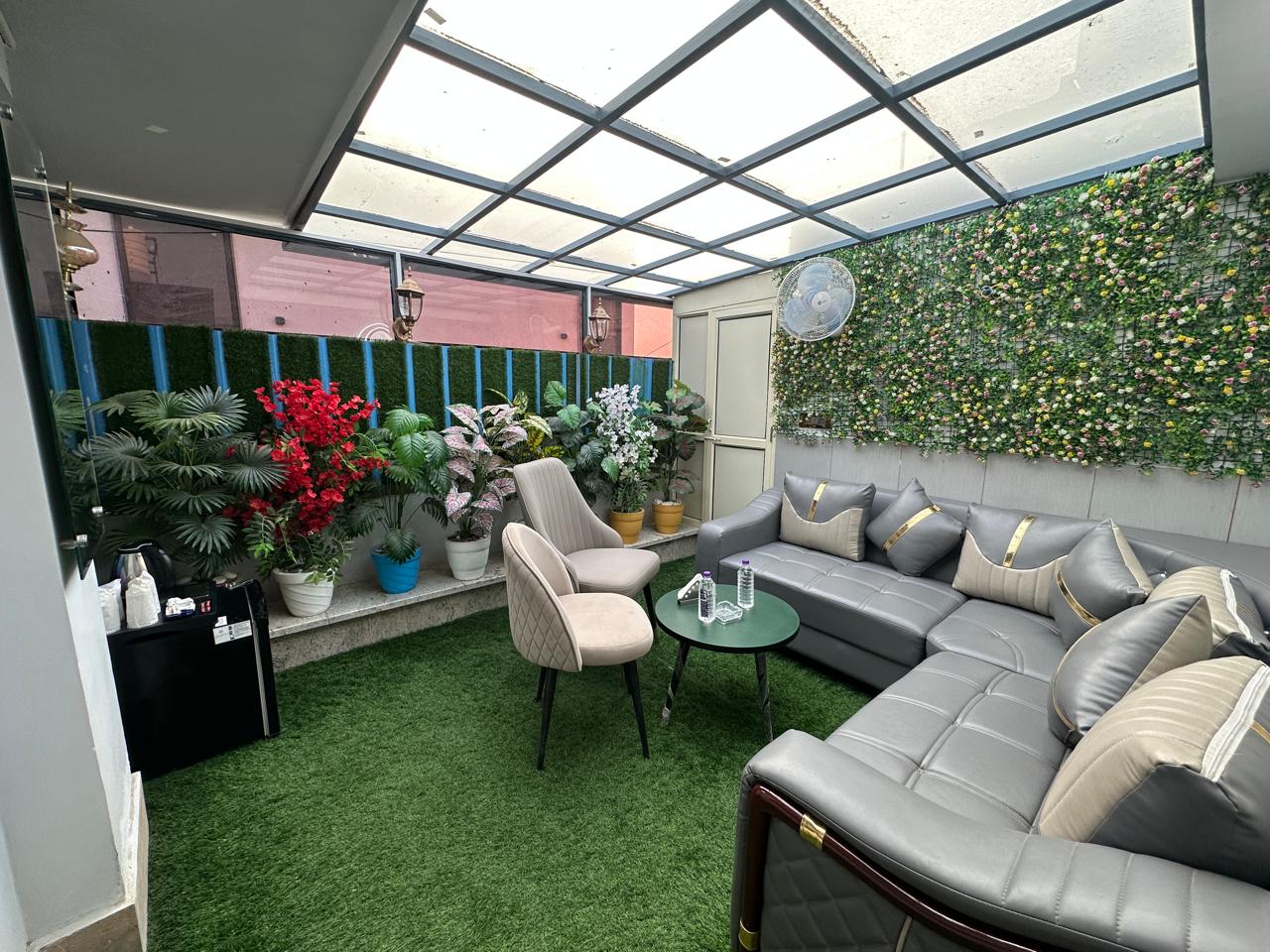 Hotel Premium Suites - Tap to explore photos