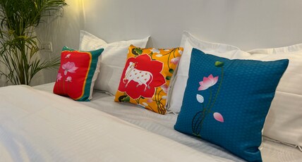 Social Monkey Room Type - King Room with Mountain View