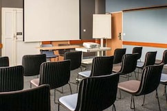 ibis Nantes Centre Tour Bretagne