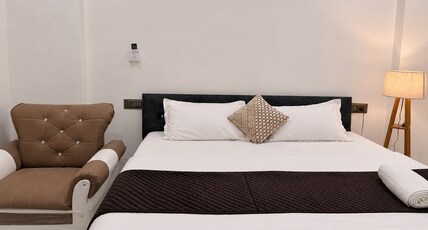 Hitakshi Hotel and Homestay Room Type - Junior Suite