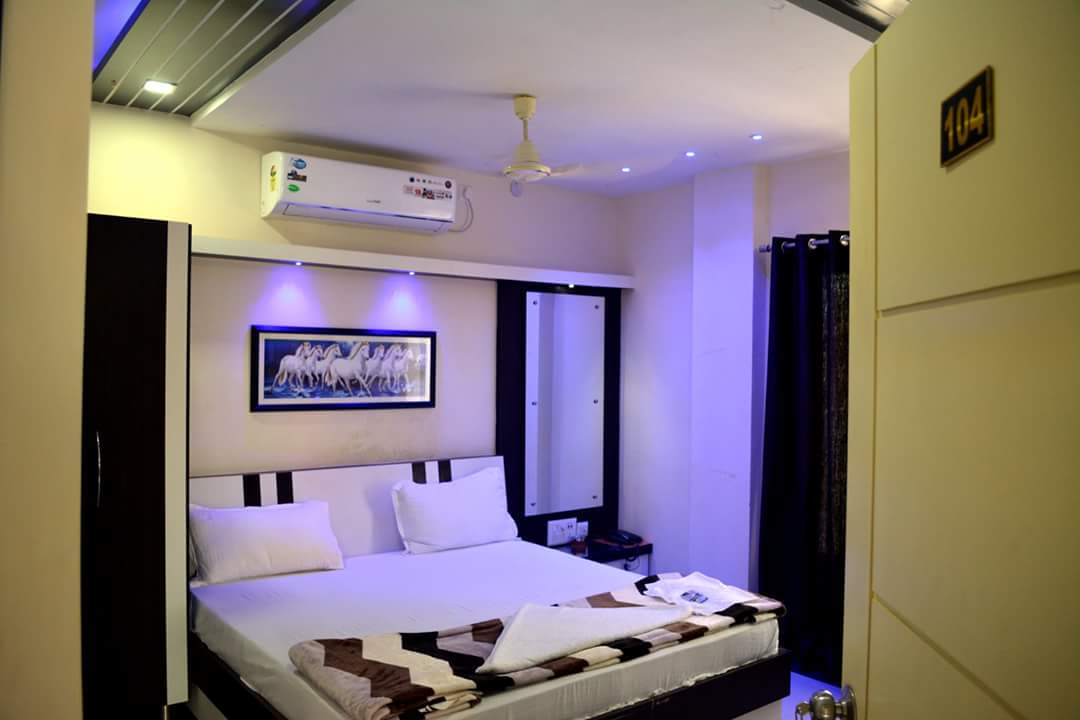 Nagpal Hotel - Tap to explore photos