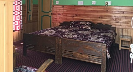 Shruti Guest House Room Type - Super Deluxe Room