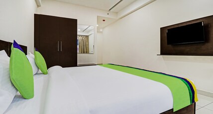 Treebo Kamron Regency Sector 80 Room Type - Deluxe Family Room