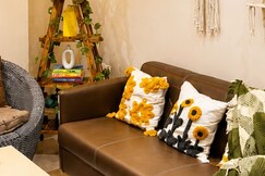 Earthy 1BHK with balcony Golf Course Rd GGN