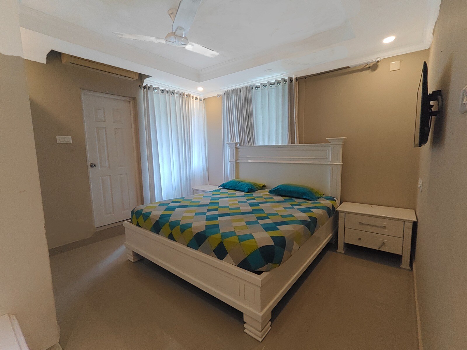 Krivena Residency near Guruvayur Temple - Tap to explore photos