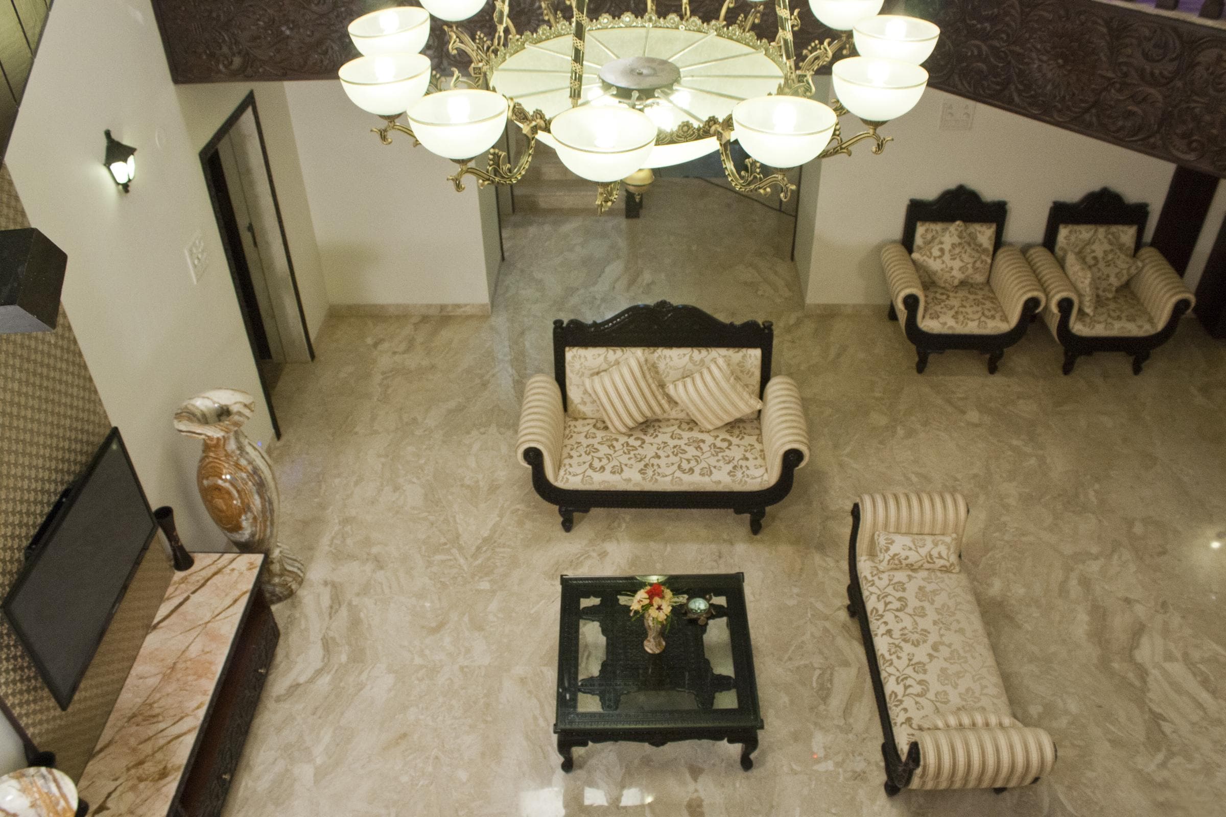 Suhasini Villa (Suite) - Tap to explore photos