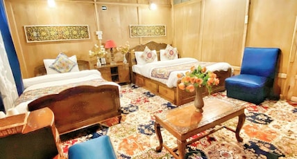 Lake Victoria Group of House Boat Room Type - Deluxe Room Special Lake Victoria Group of House Boat Room Type - Deluxe Room Special