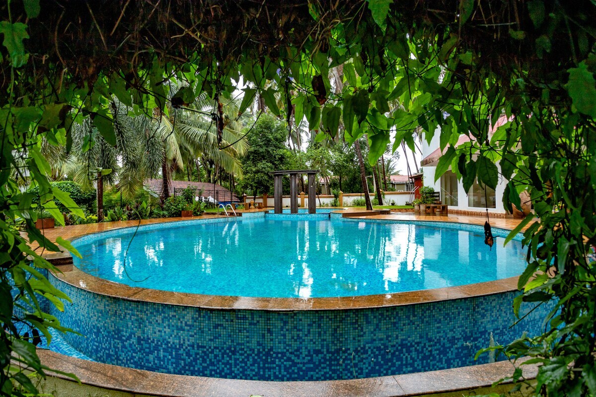 Aqua Grandiosa Resort by Hottley - Tap to explore photos