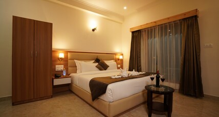 Hotel Alpine Musk Room Type - Signature Room with Balcony and Mountain view