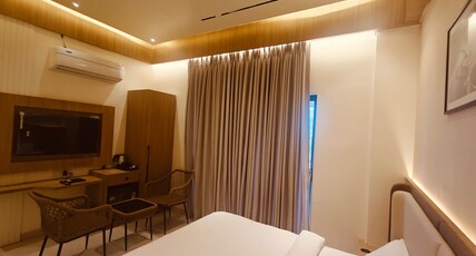 Hotel Krushnakunj Room Type - Deluxe Room with Double Bed