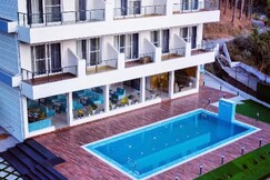 Sun And Water Resort