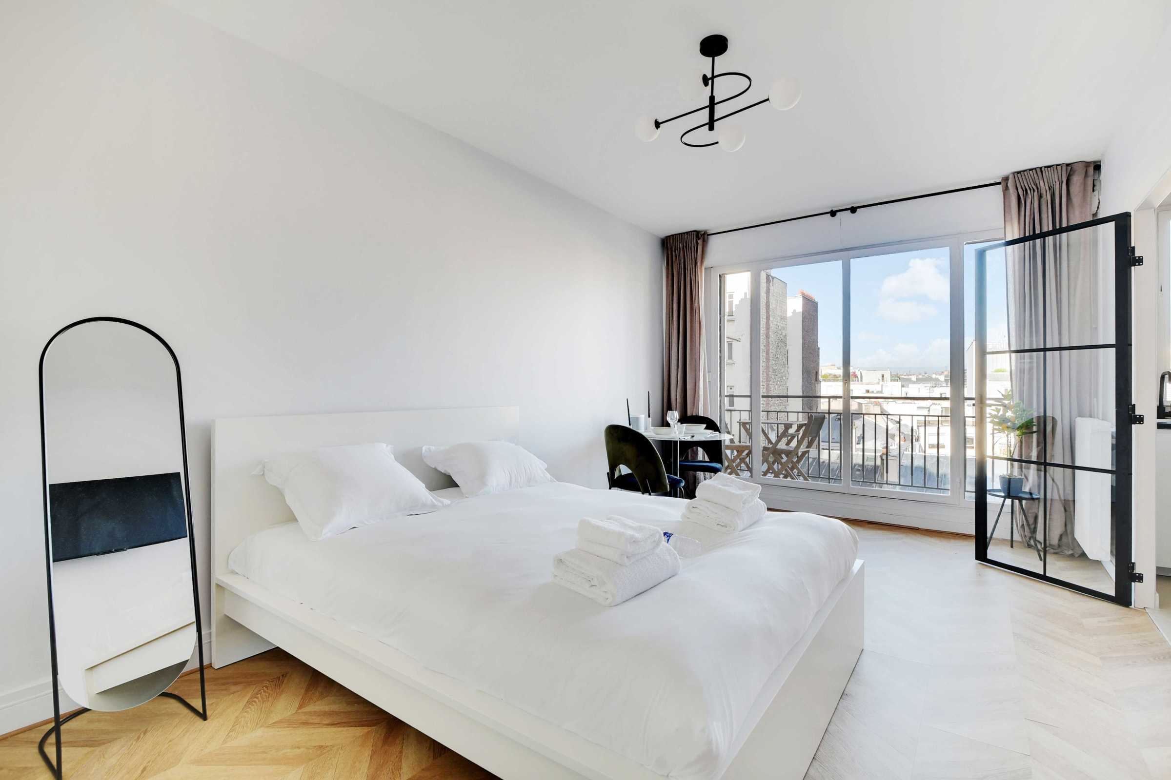 Elegant studio with balcony - 2P - Trocadero/Passy - Tap to explore photos