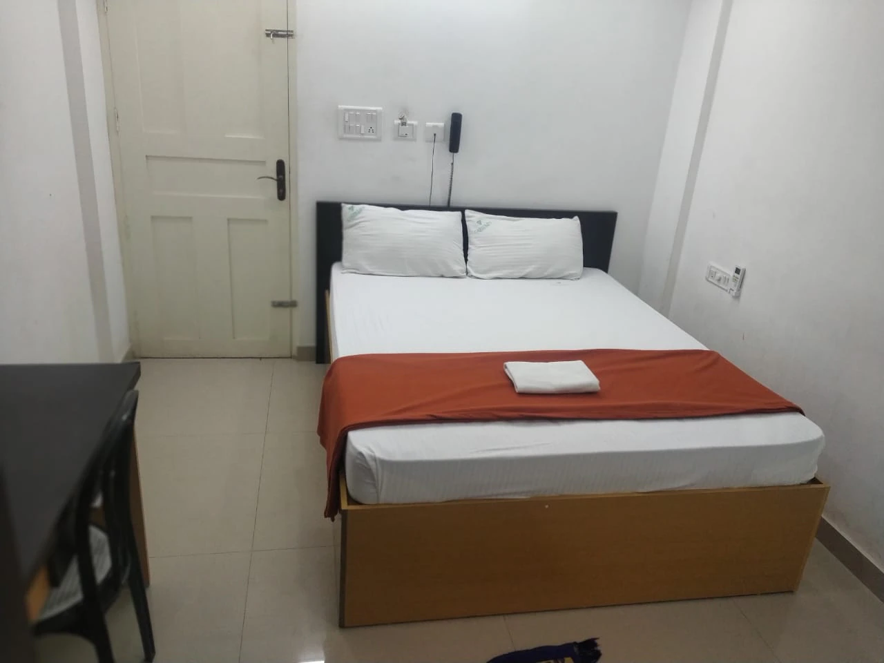 GREEN LINE RESIDENCY Room Type - Non AC Deluxe Double Room