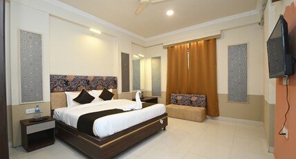 BRAHMPUTRA PALACE Room Type - Deluxe Room