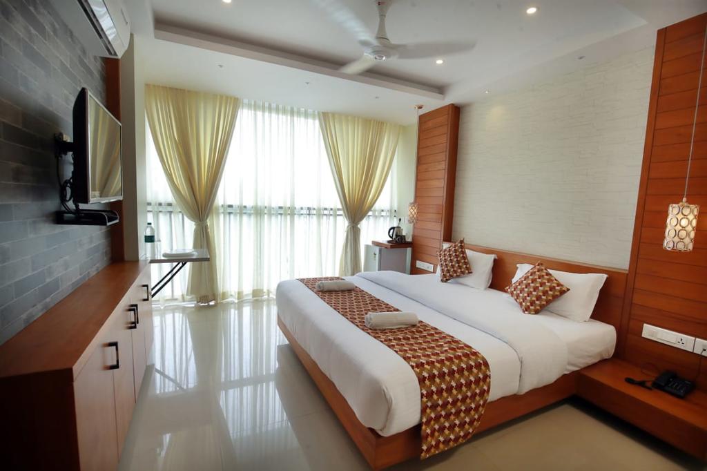 HOTEL BAHA - Tap to explore photos