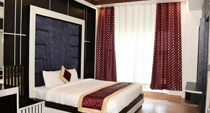 Hotel pleasant view Room Type - Deluxe Room