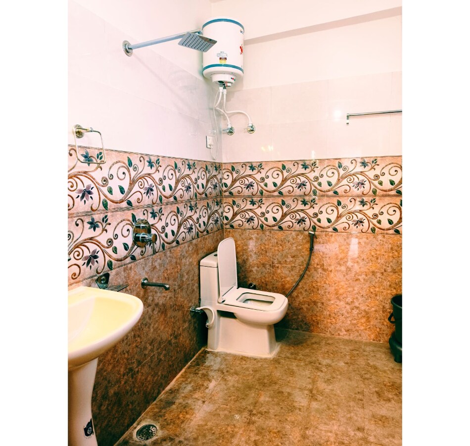 Cozy Heaven Home Stay Dalhousie - Tap to explore photos