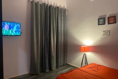 Drippy Hotel and Cafe Marutikunj