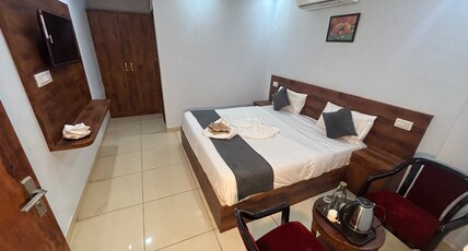 Hotel R K Palace- Near Airport Room Type - Super Deluxe Room
